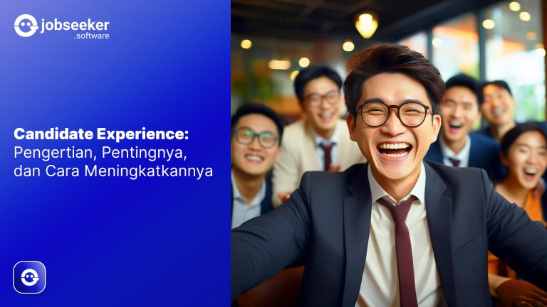 Featured image “Candidate Experience: Pengertian, Pentingnya, dan Cara Meningkatkannya” dengan pria berkacamata dan timnya tersenyum bahagia sambil berswafoto bersama di area kantor.